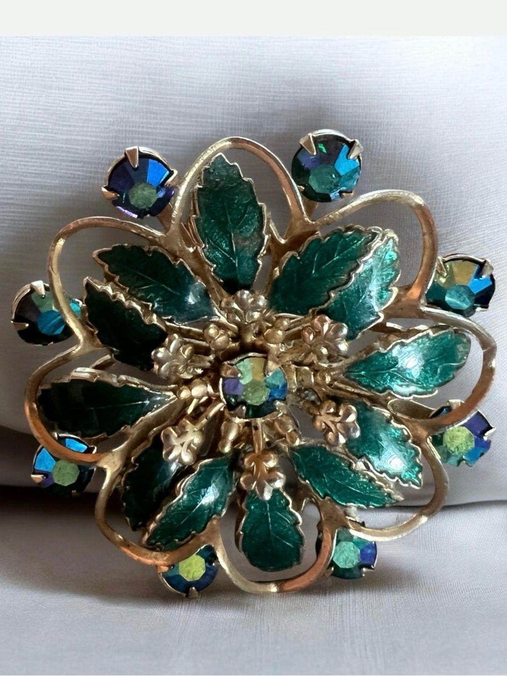 Vintage Turquoise Blue Aurora Borealis Faceted Crystal Cluster Brooch